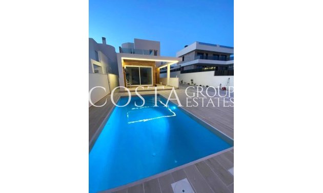 Villa - Resale - Torrevieja - Aguas Nuevas