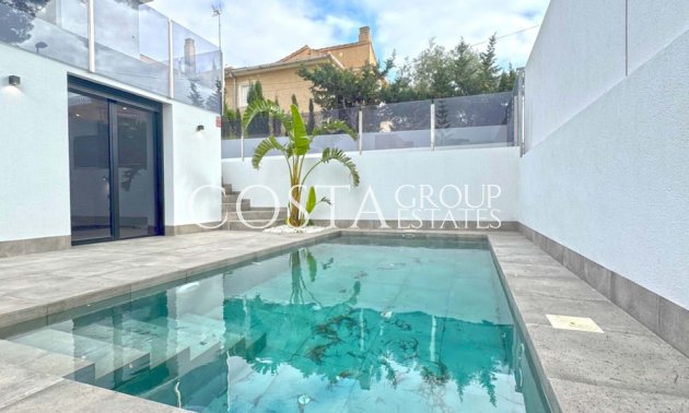 Villa - Resale - Torrevieja - Torrevieja Centro