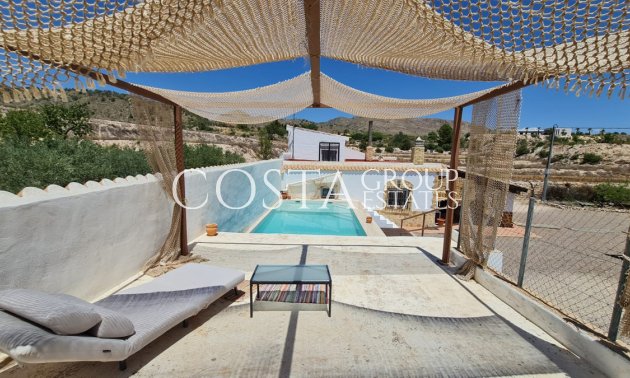 Villa - Wiederverkauf - La Romana - La Romana Centro