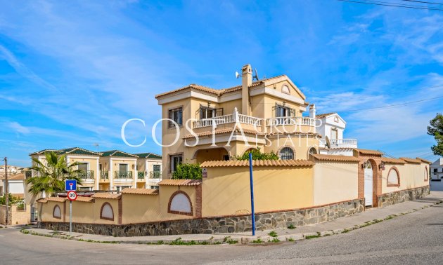 Villa - Wiederverkauf - Orihuela Costa - Castillo de Don Juan