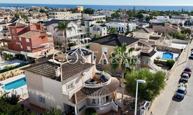 Villa - Wiederverkauf - Orihuela - La Zenia