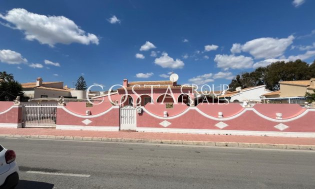 Villa - Wiederverkauf -
            Orihuela - RO-82758