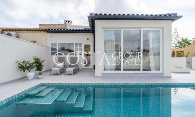 Villa - Wiederverkauf - Torrevieja - La Siesta