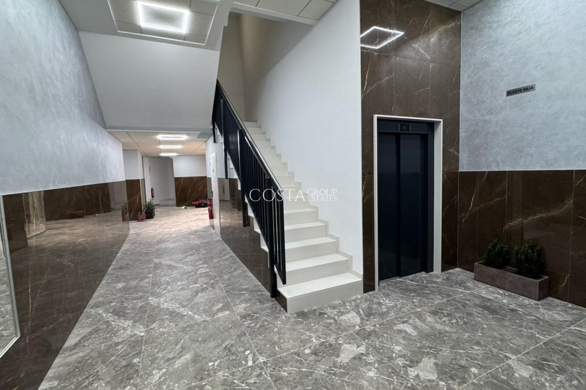 Wiederverkauf - Apartments -
Alicante - Alicante Centro