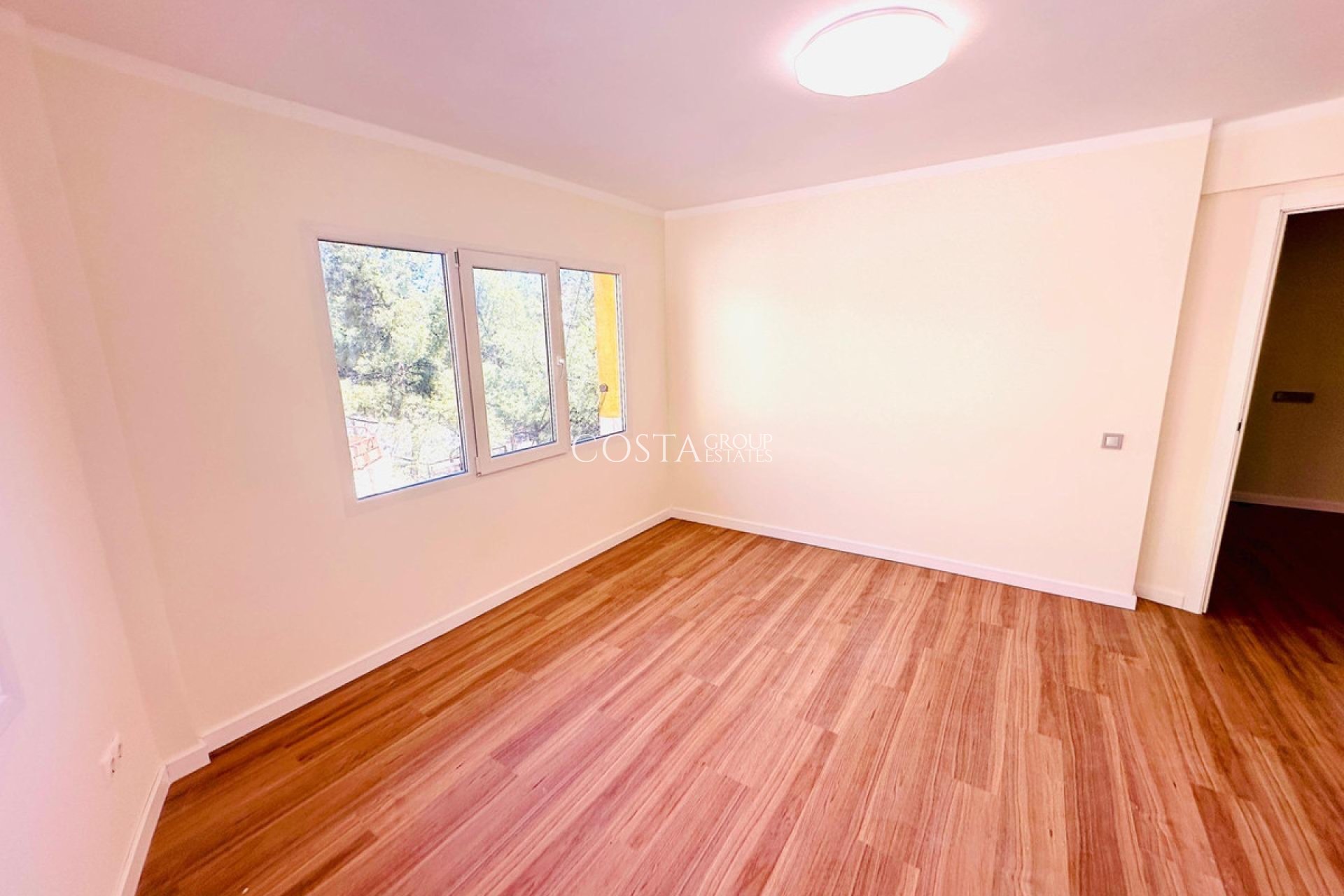 Wiederverkauf - Apartments -
Alicante - Alicante Centro