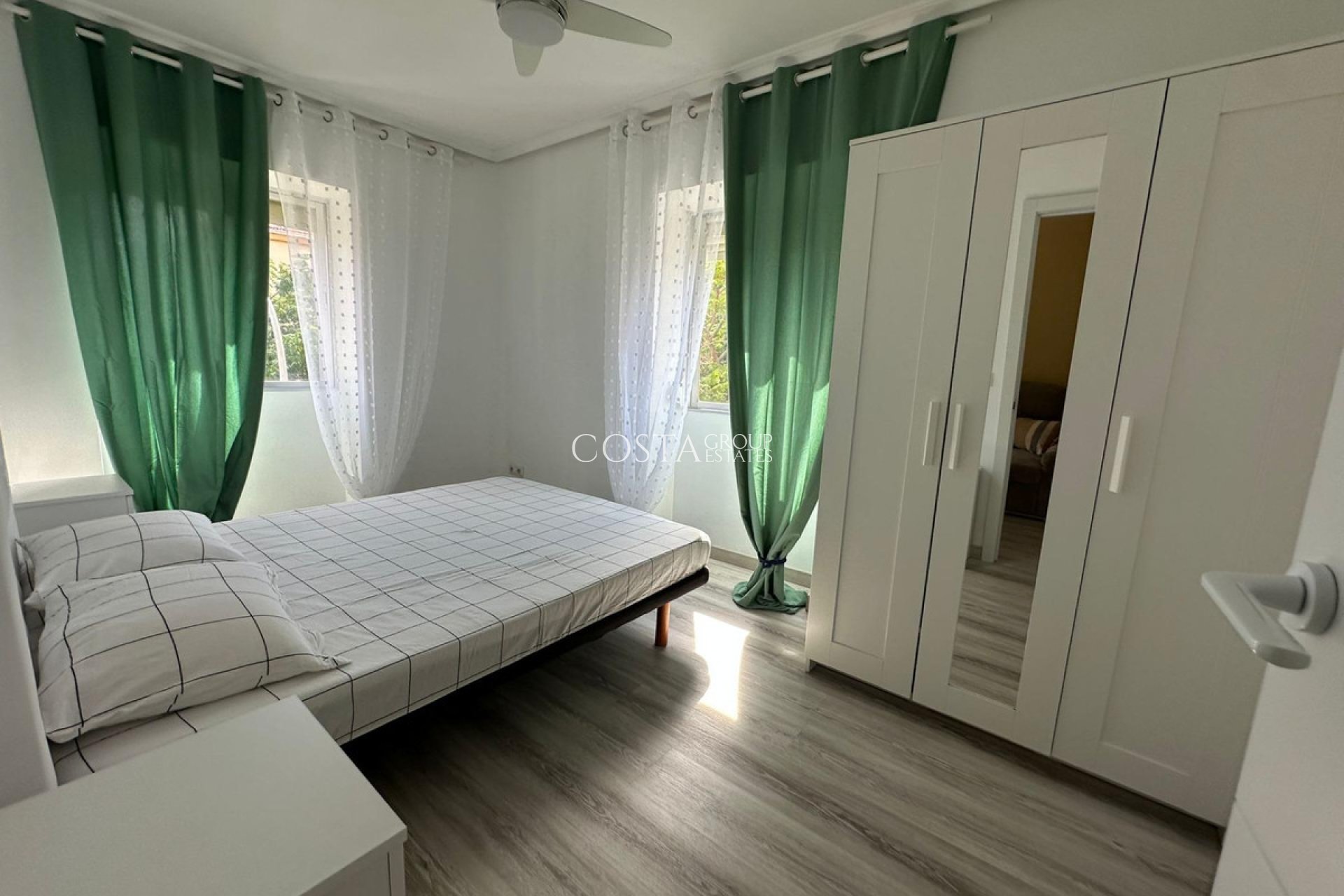 Wiederverkauf - Apartments -
Alicante - Alicante Centro