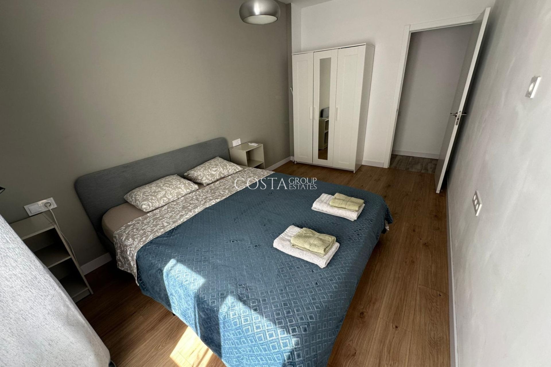 Wiederverkauf - Apartments -
Alicante - Alicante Centro