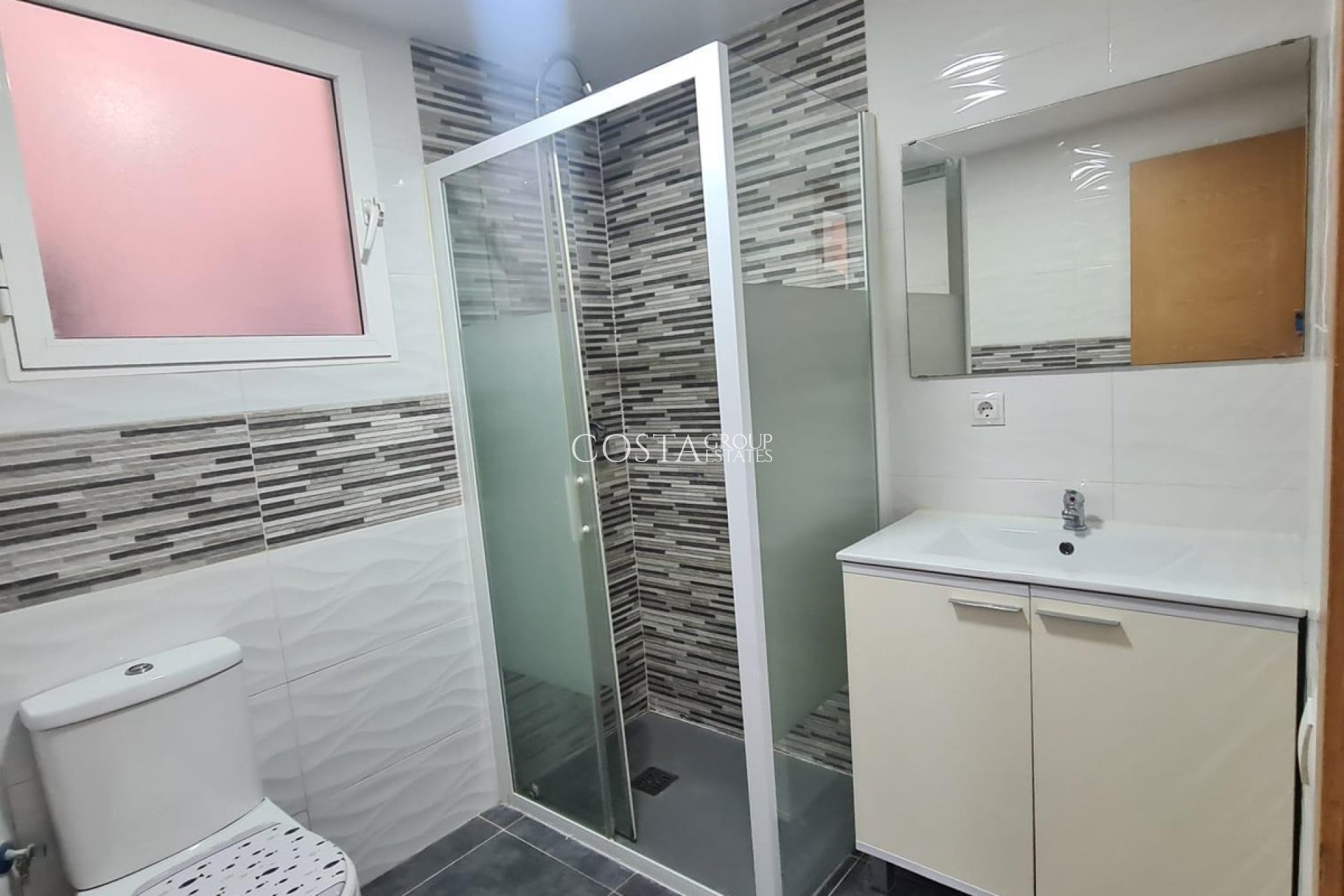 Wiederverkauf - Apartments -
Alicante - Alicante Centro