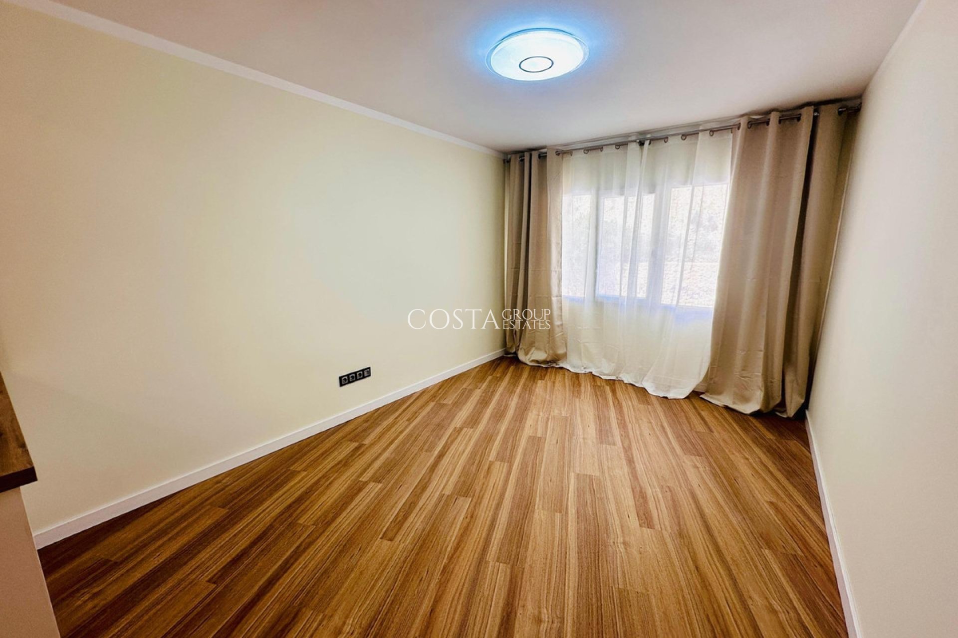 Wiederverkauf - Apartments -
Alicante - Alicante Centro