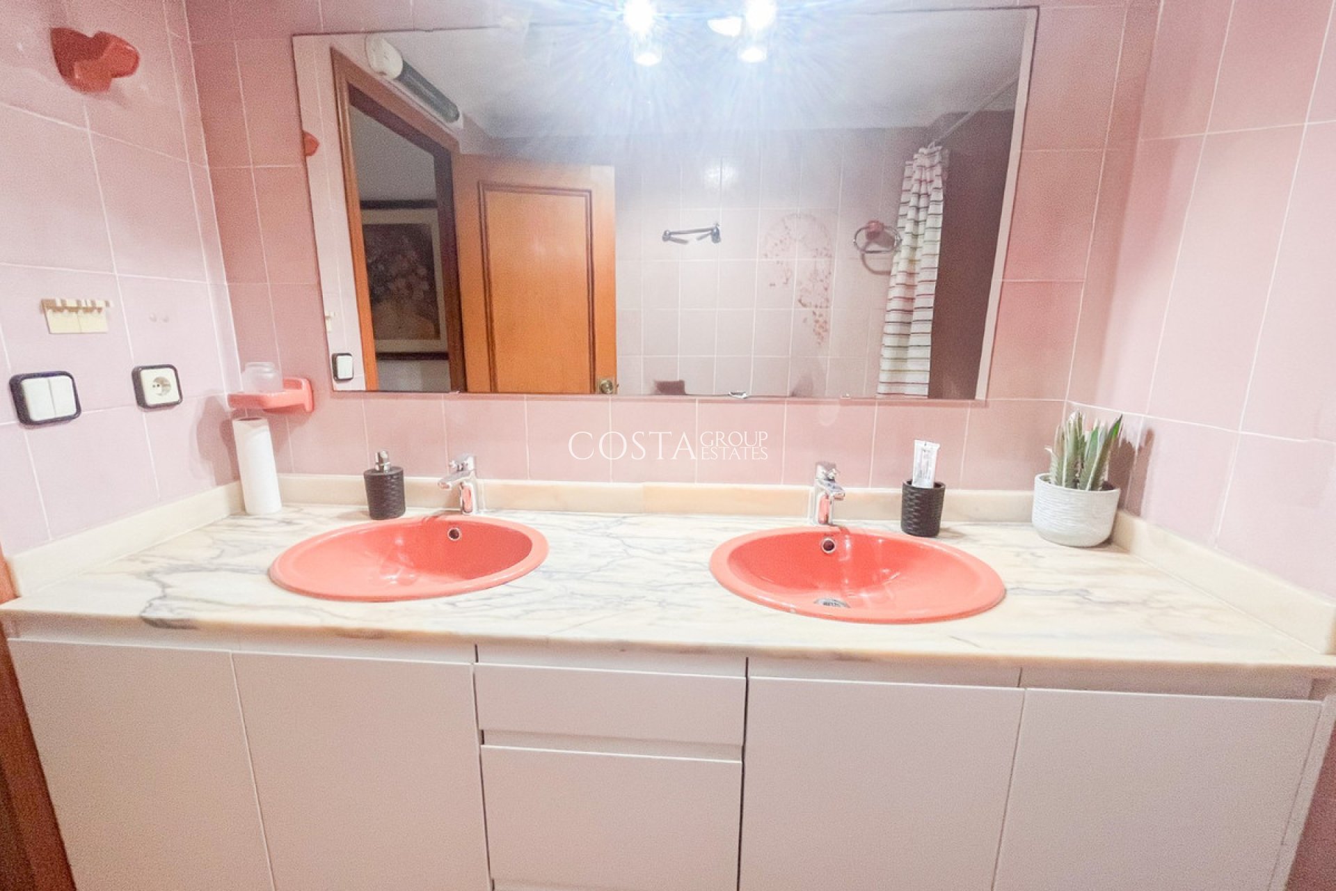 Wiederverkauf - Apartments -
Alicante - Alicante Centro