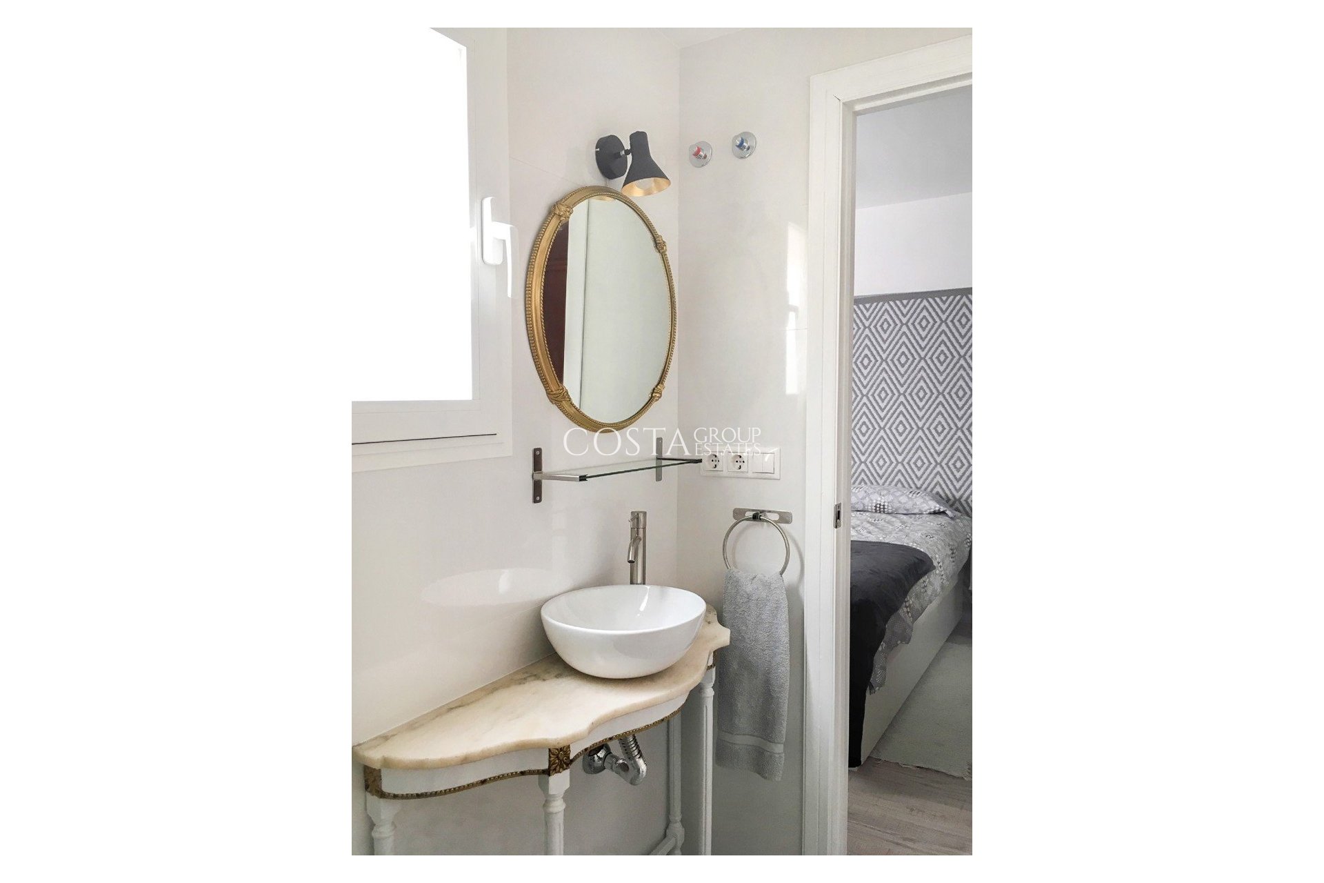 Wiederverkauf - Apartments -
Alicante - Alicante Centro