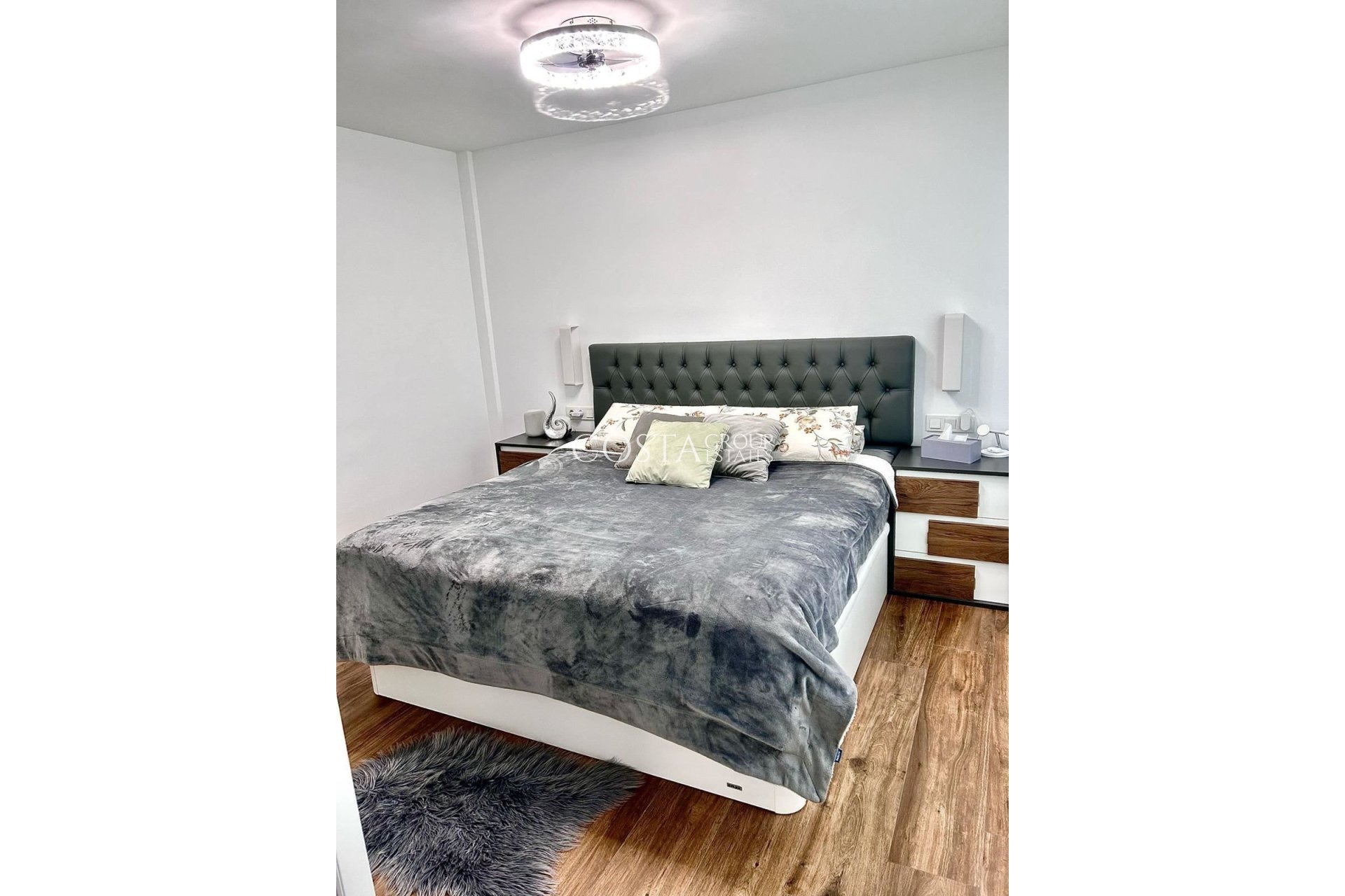 Wiederverkauf - Apartments -
Alicante City - Alicante City Centro