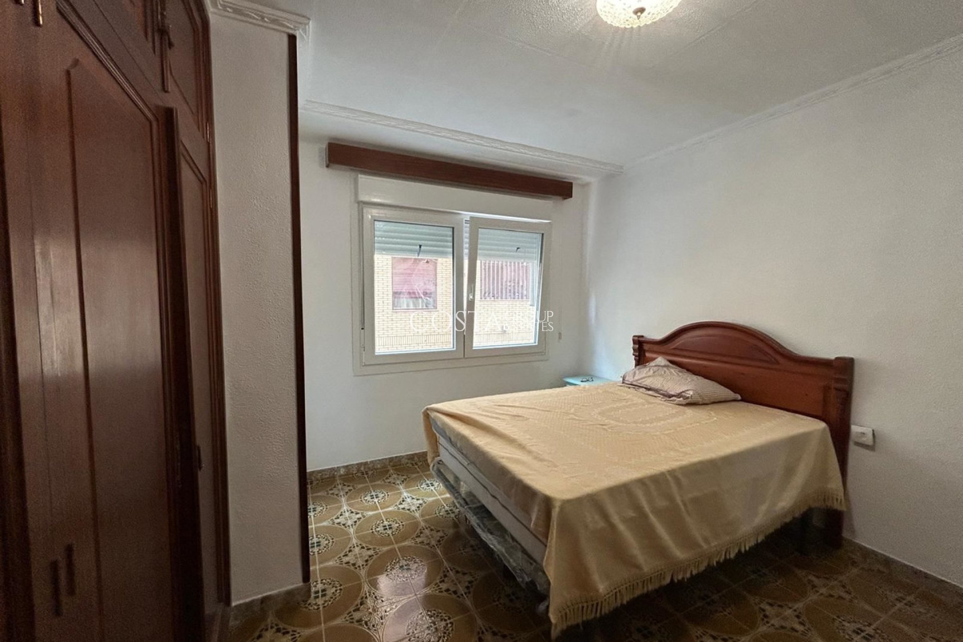 Wiederverkauf - Apartments -
Alicante City - Alicante City Centro