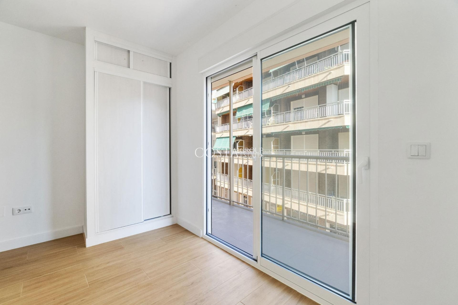 Wiederverkauf - Apartments -
Torrevieja - Playa del Cura