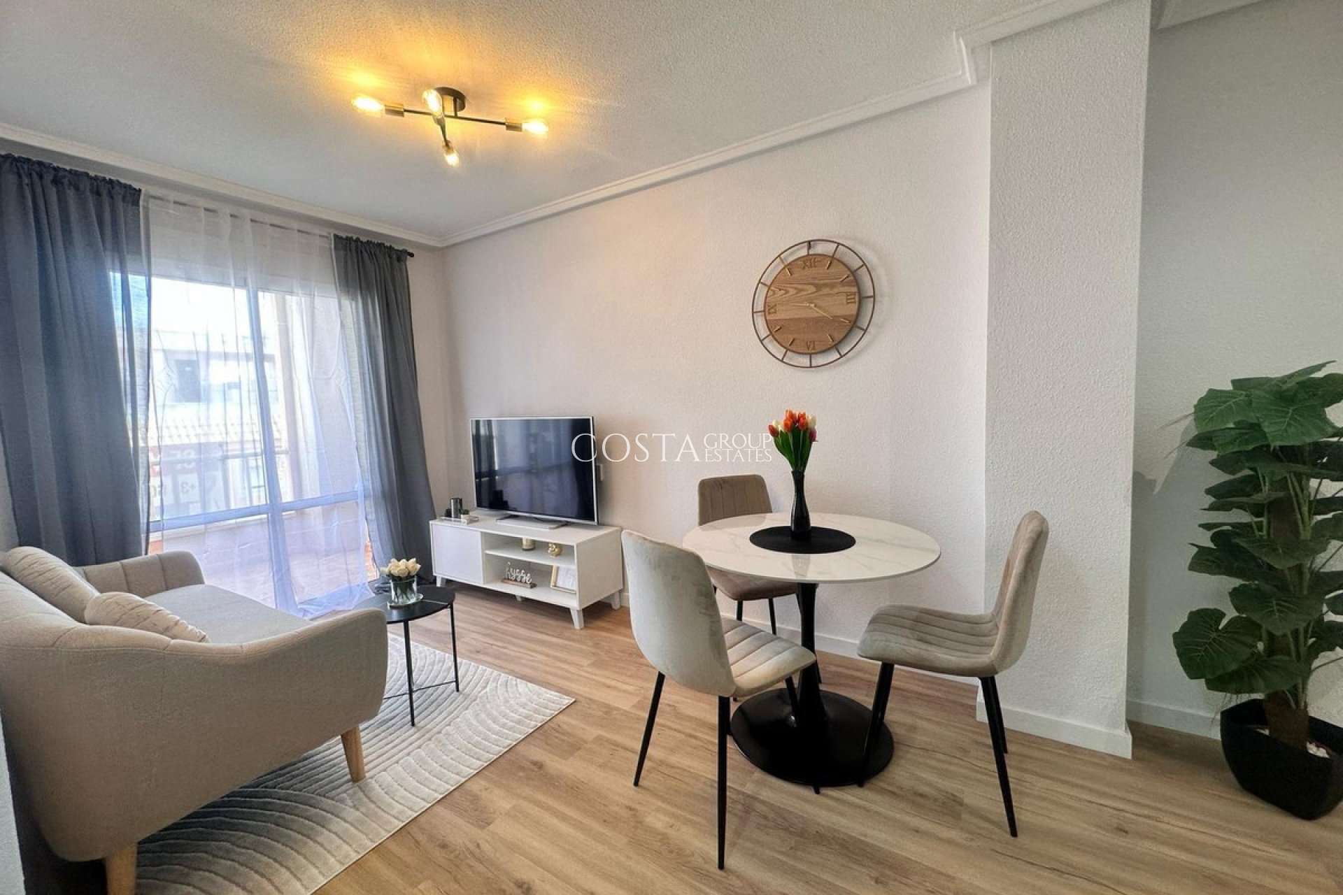 Wiederverkauf - Apartments -
Torrevieja - Torrevieja Centro