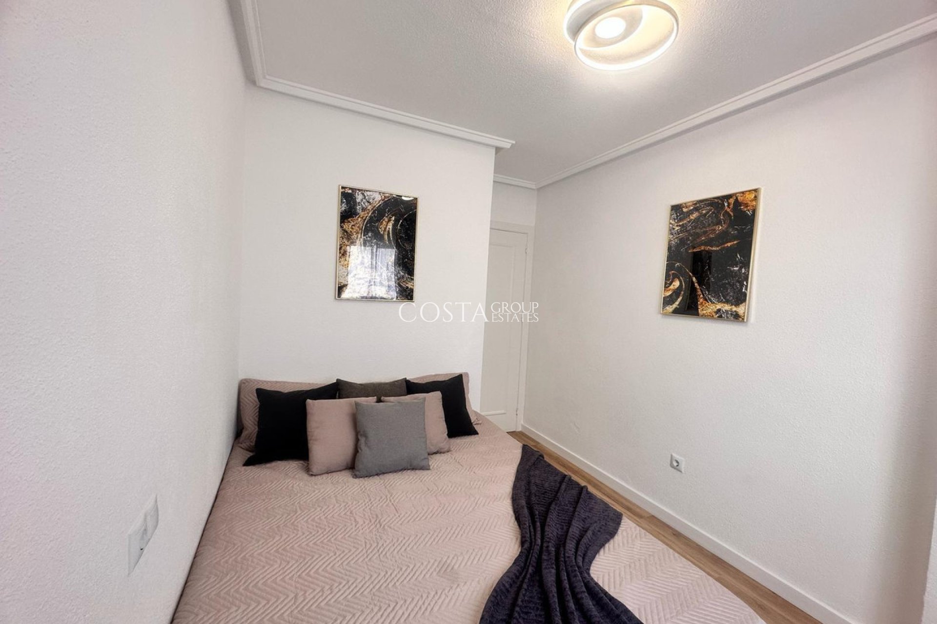 Wiederverkauf - Apartments -
Torrevieja - Torrevieja Centro