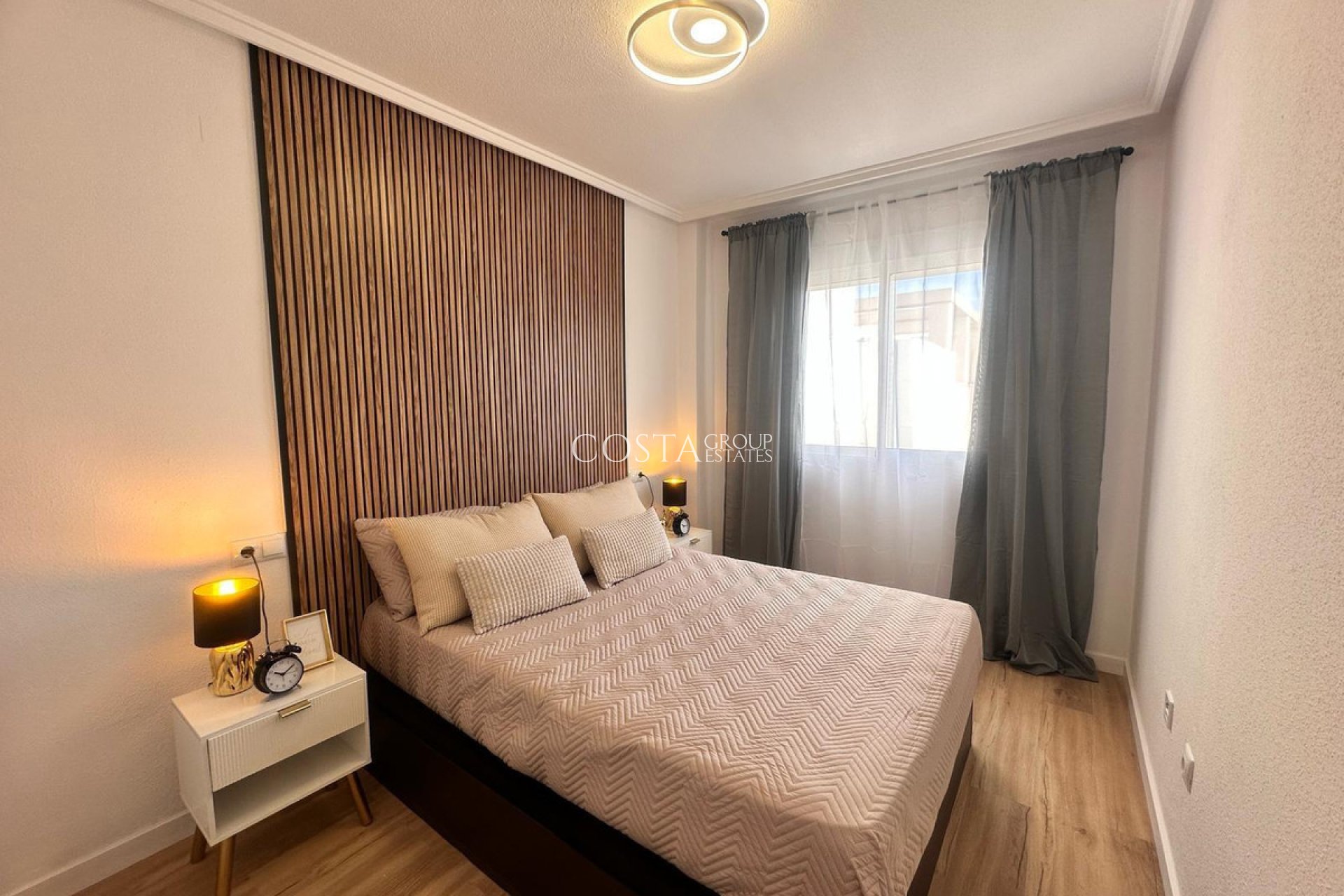 Wiederverkauf - Apartments -
Torrevieja - Torrevieja Centro