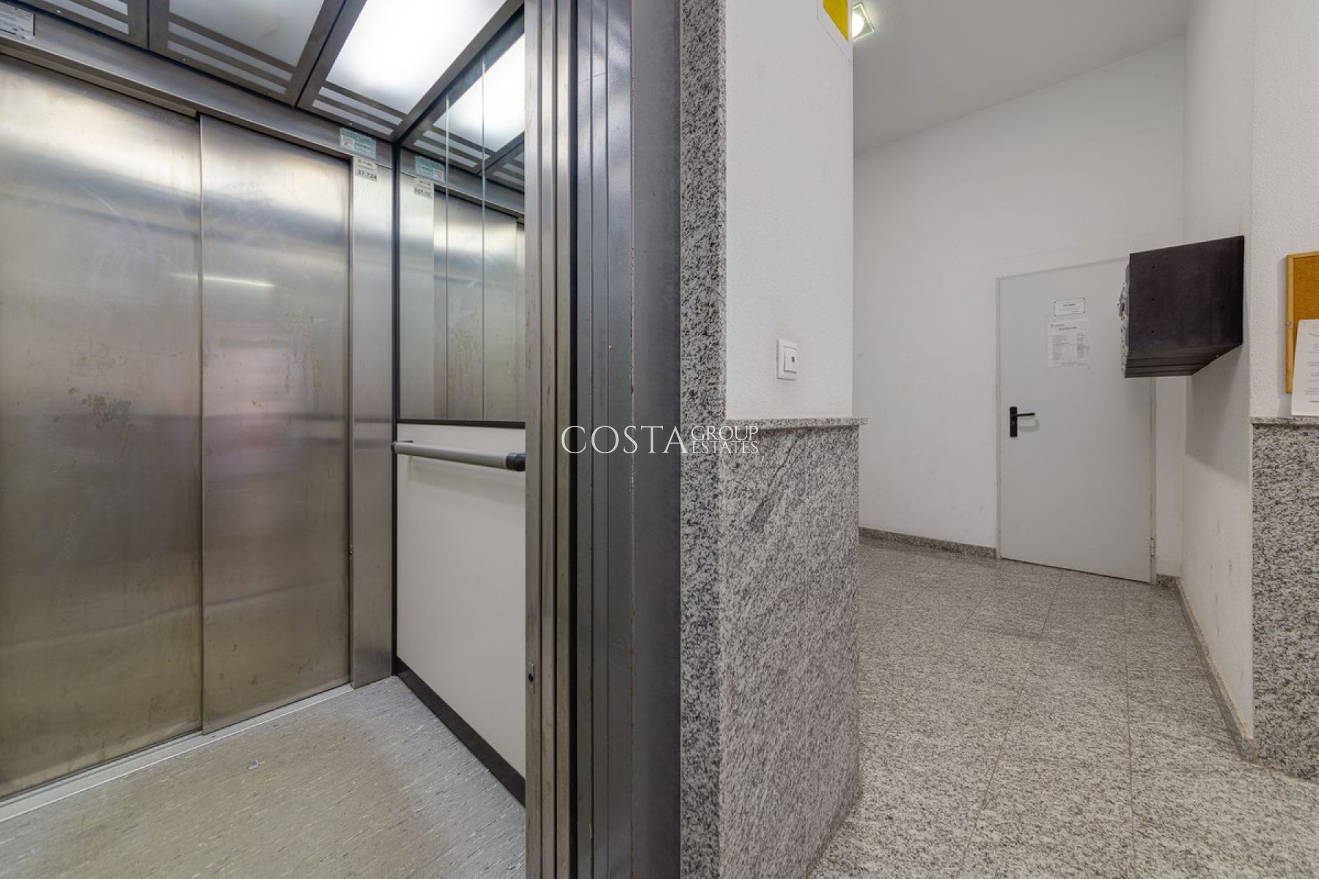 Wiederverkauf - Apartments -
Torrevieja - Torrevieja Centro