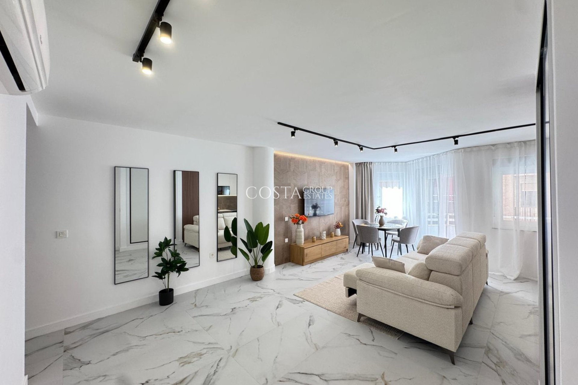 Wiederverkauf - Apartments -
Torrevieja - Torrevieja Centro