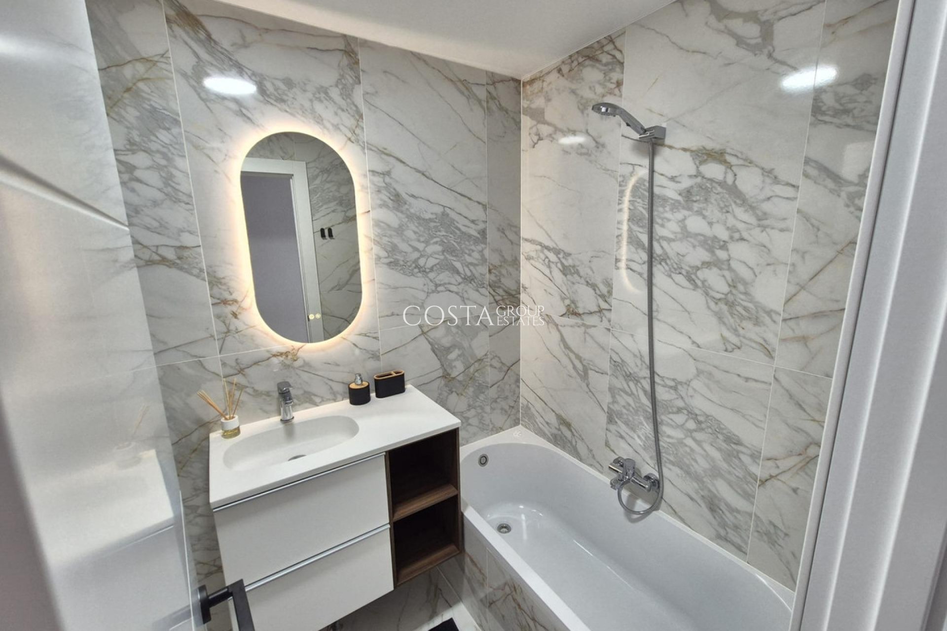 Wiederverkauf - Apartments -
Torrevieja - Torrevieja Centro