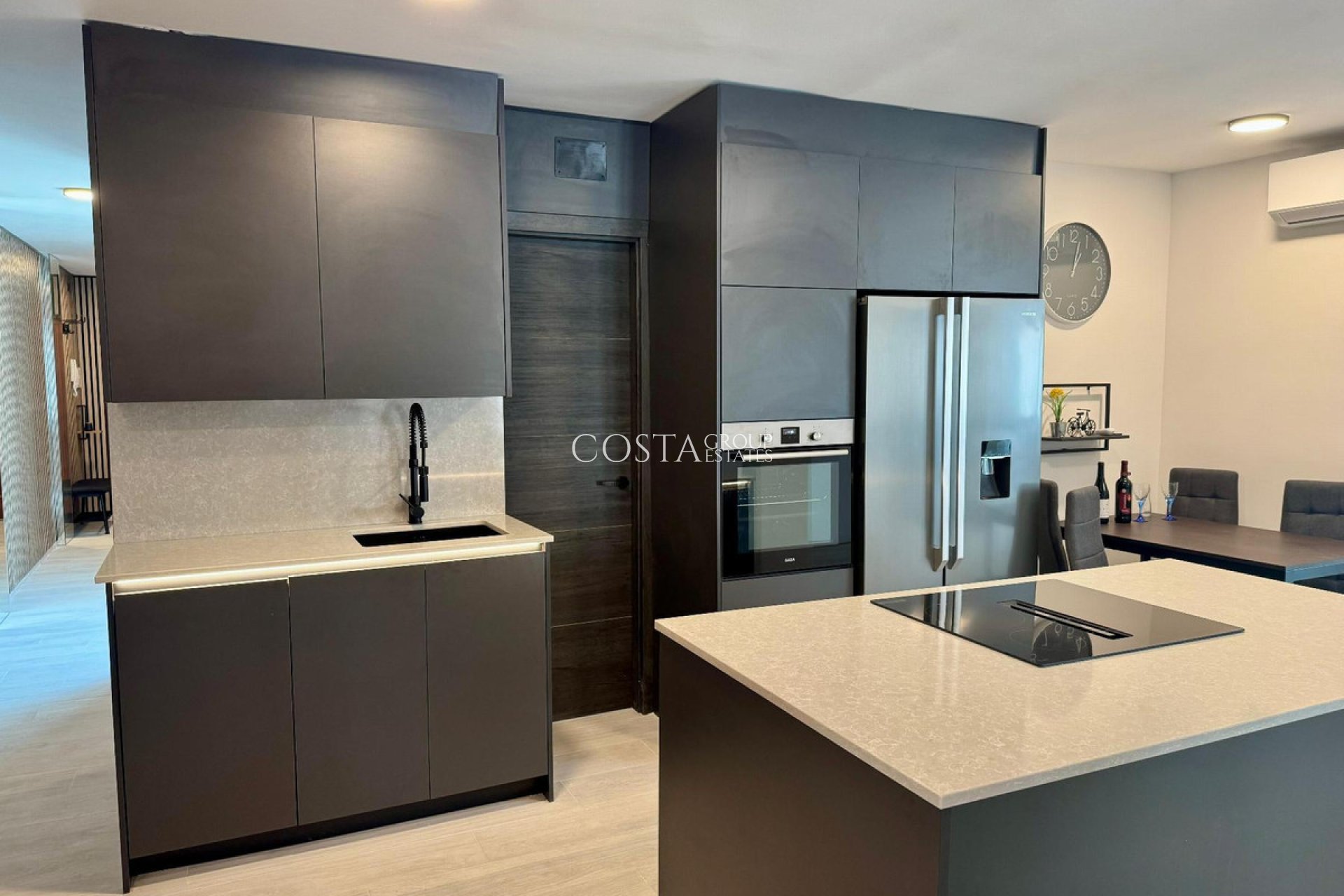 Wiederverkauf - Apartments -
Torrevieja - Torrevieja Centro