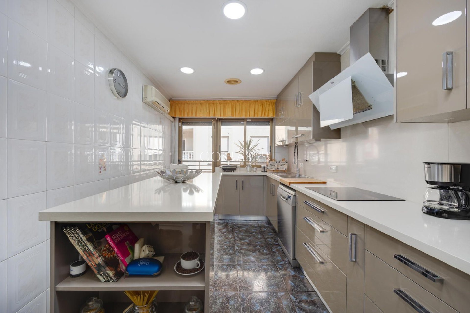 Wiederverkauf - Apartments -
Torrevieja - Torrevieja Centro