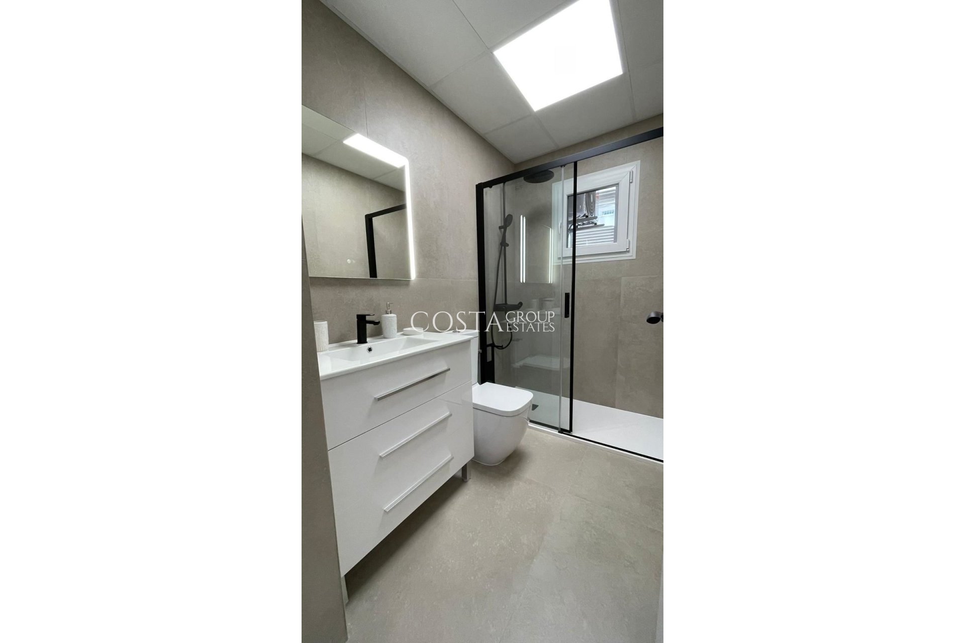 Wiederverkauf - Apartments -
Torrevieja - Torrevieja Centro