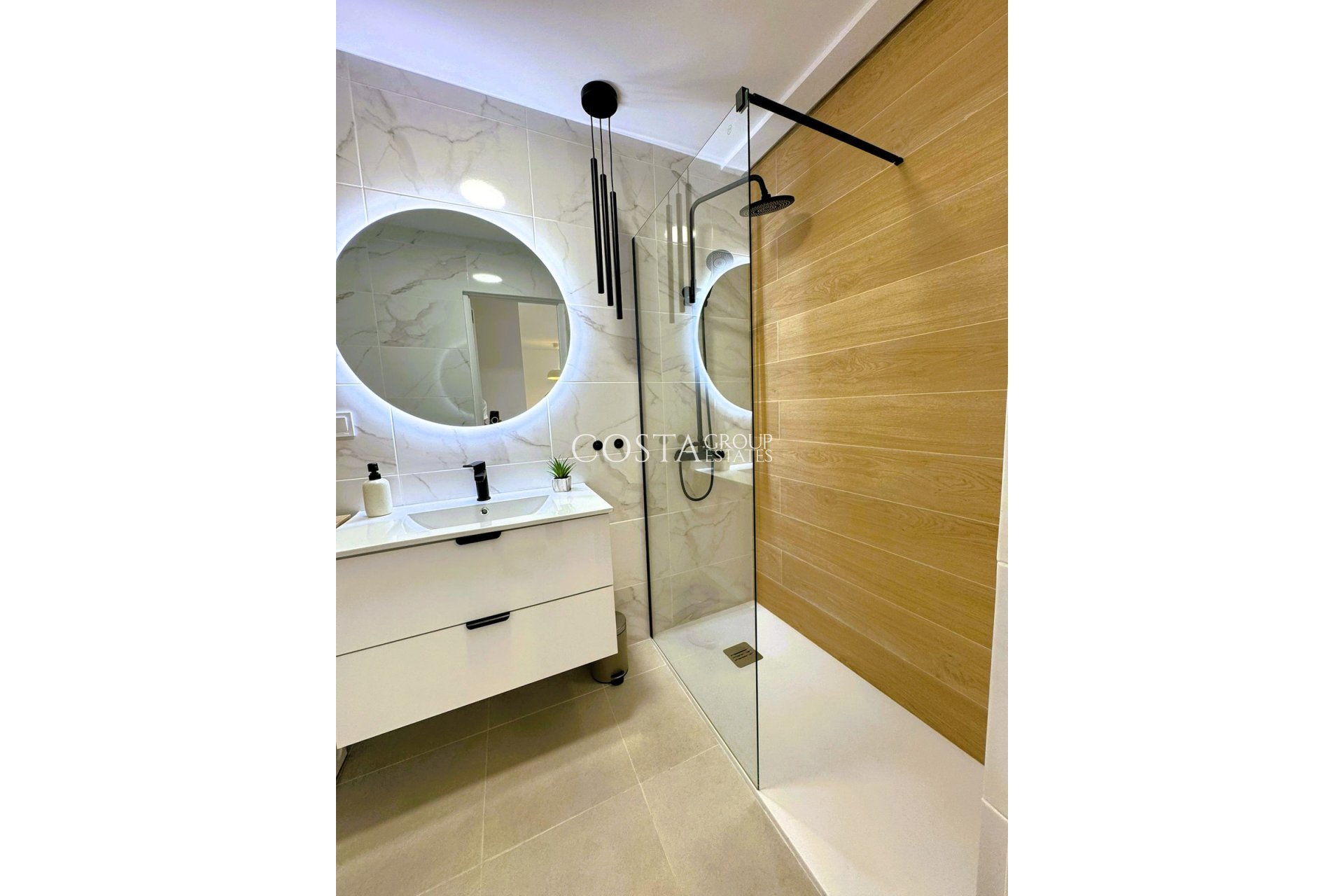 Wiederverkauf - Apartments -
Torrevieja - Torrevieja Centro