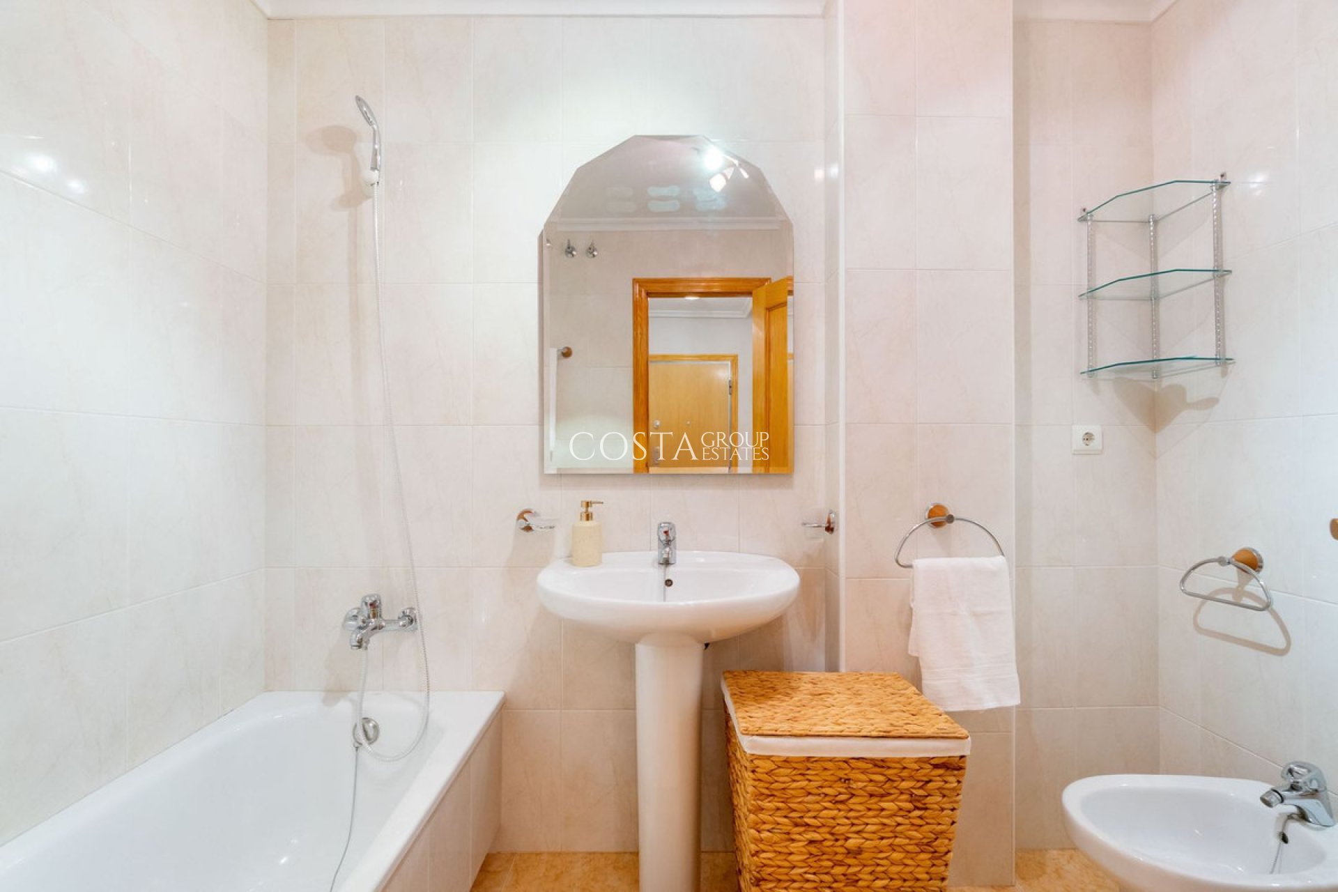 Wiederverkauf - Apartments -
Torrevieja - Torrevieja Centro