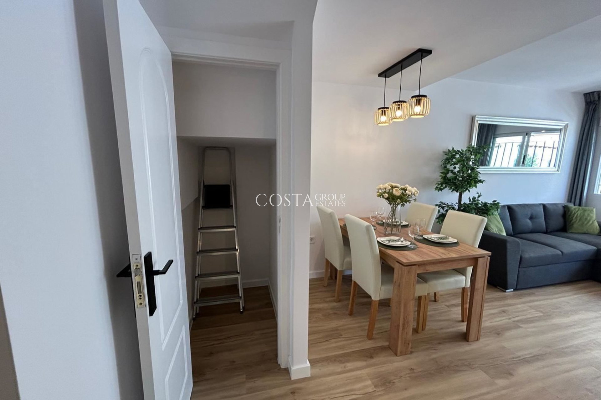 Wiederverkauf - House -
Orihuela Costa - La Florida