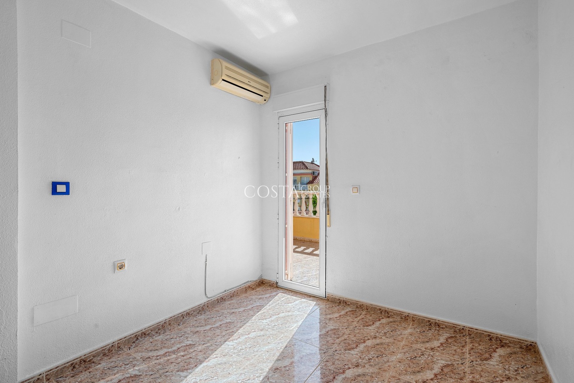 Wiederverkauf - House -
Orihuela Costa - Las Filipinas
