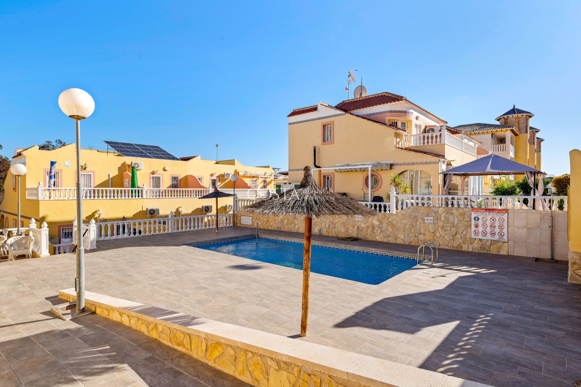 Wiederverkauf - House -
Orihuela Costa - Villamartín
