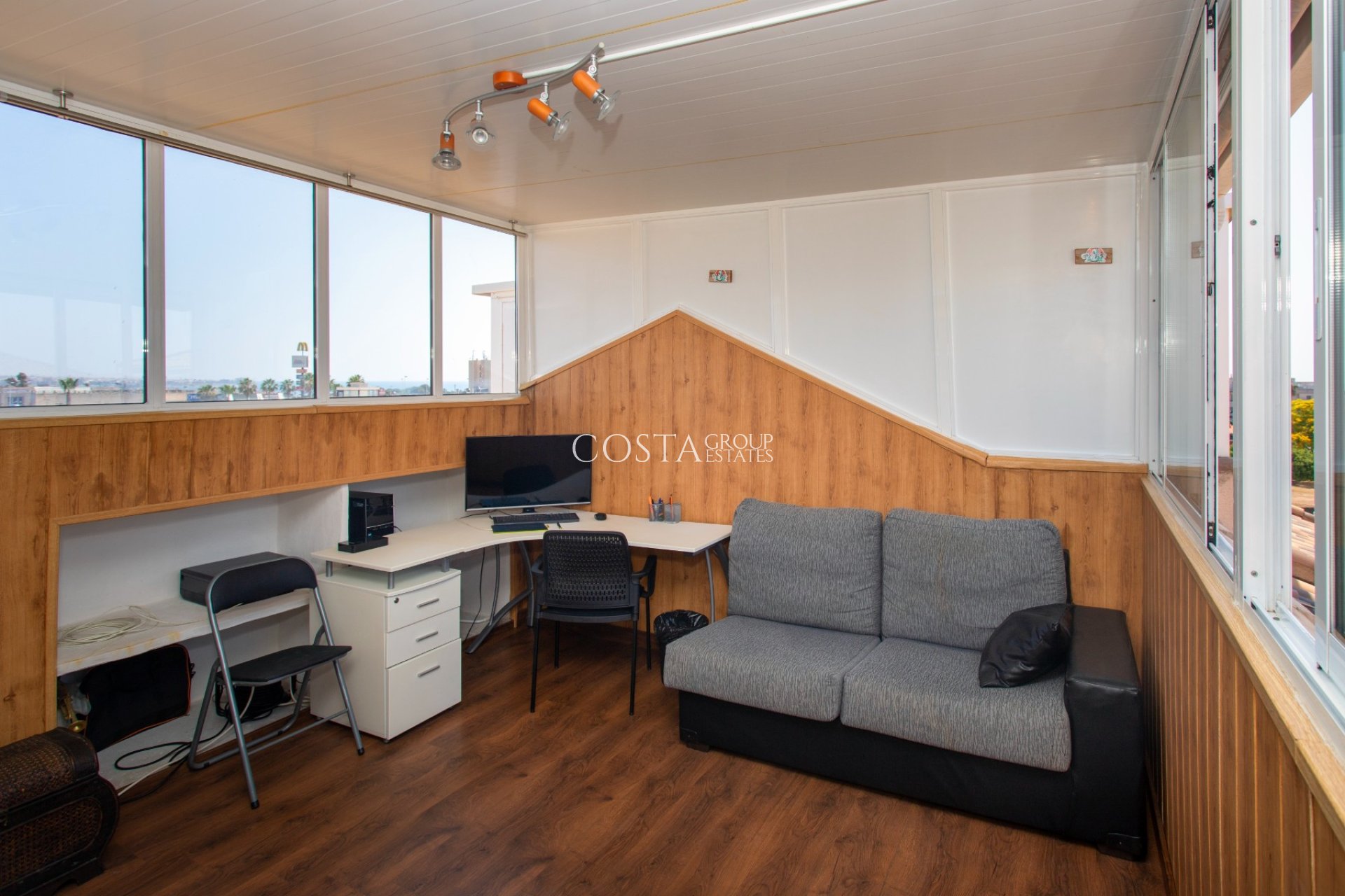 Wiederverkauf - House -
Orihuela Costa