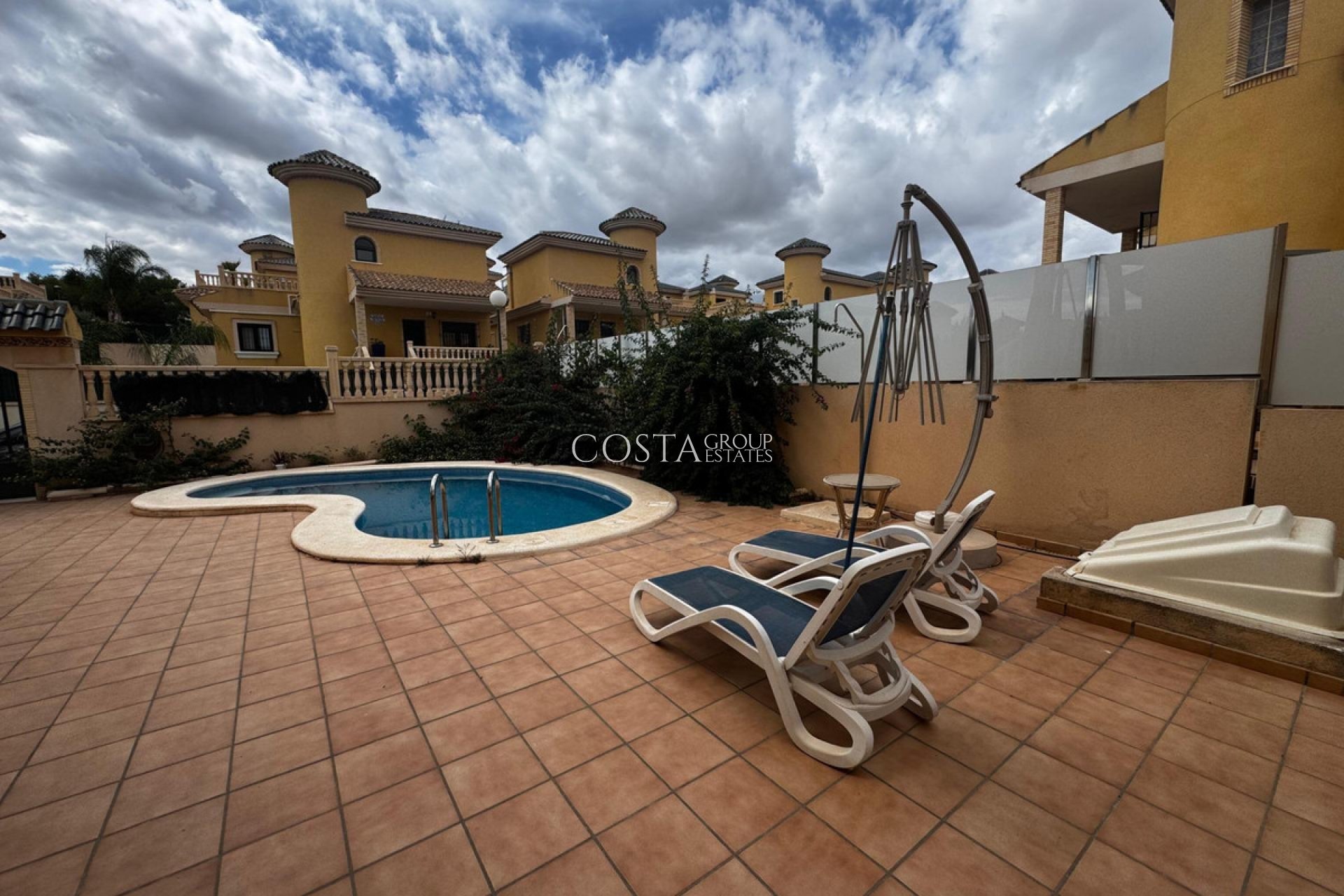 Wiederverkauf - House -
Orihuela Costa