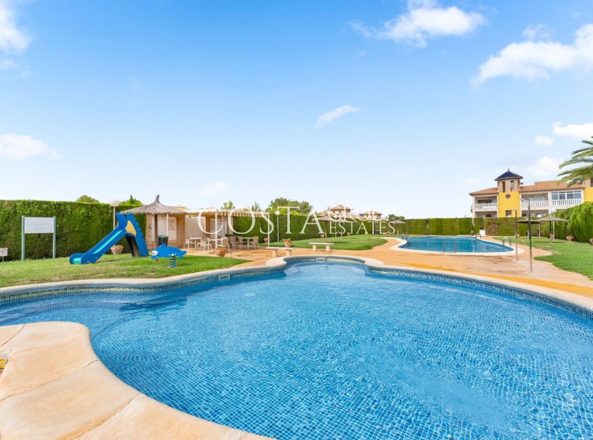 Wiederverkauf - House -
Orihuela - Villamartin