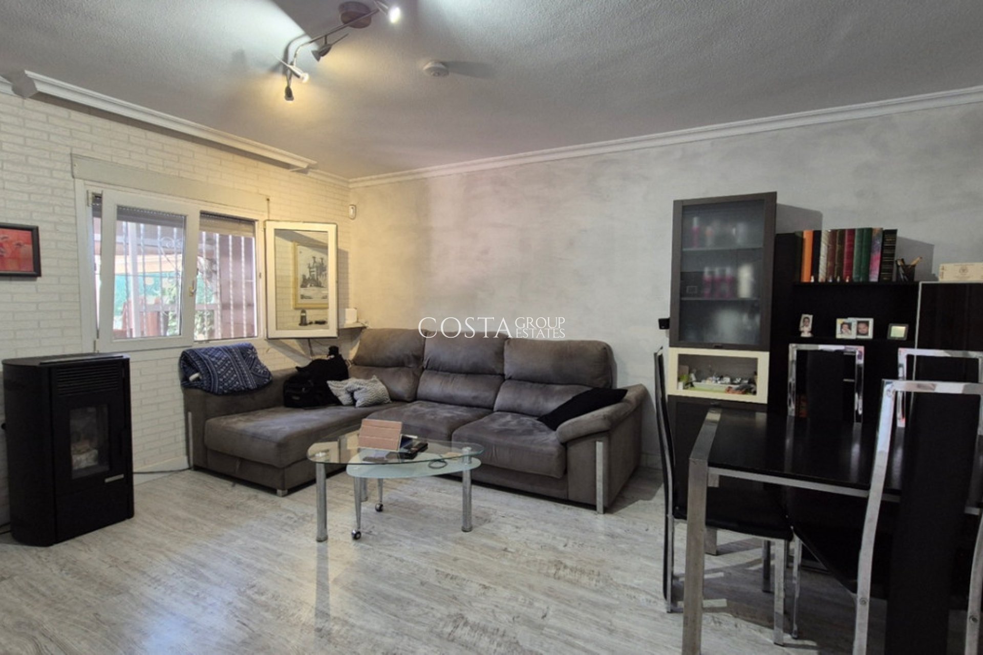 Wiederverkauf - House -
Torrevieja - Torrevieja Centro