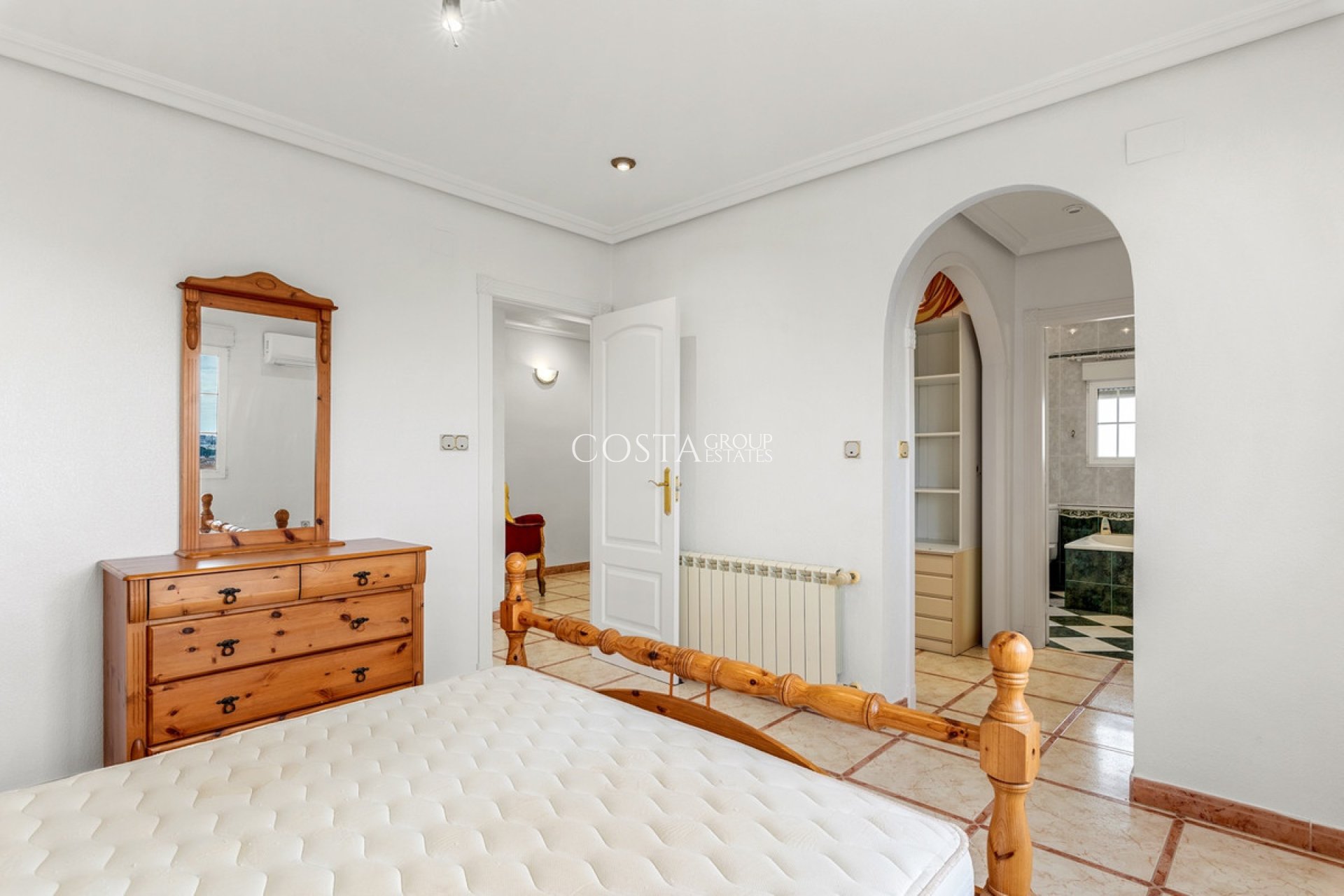 Wiederverkauf - House -
Torrevieja - Torrevieja Centro