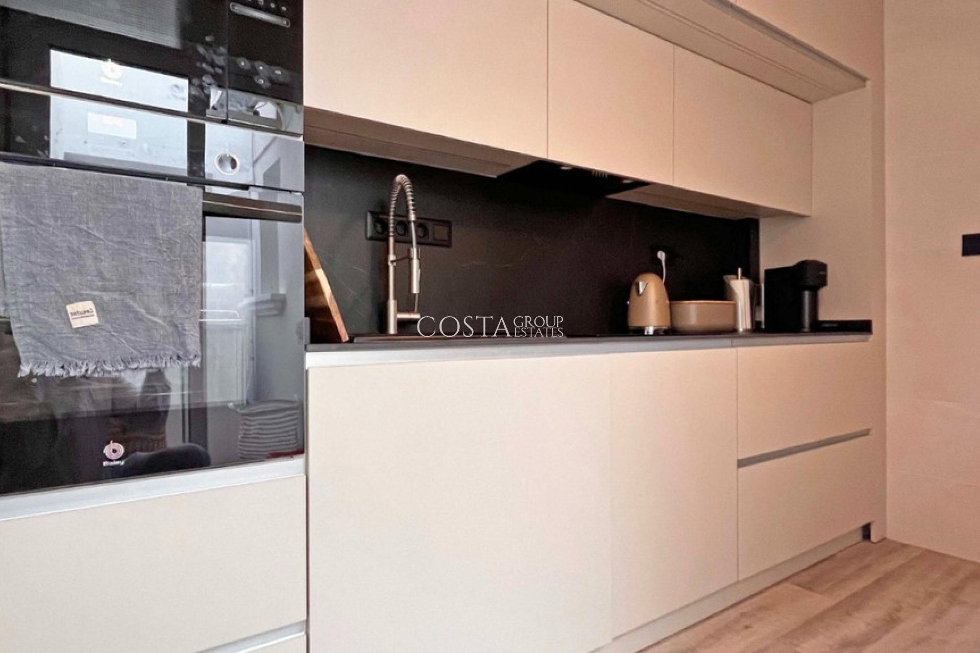 Wiederverkauf - House -
Torrevieja - Torrevieja Centro