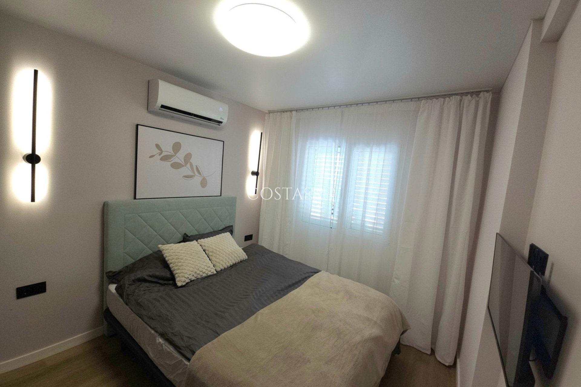 Wiederverkauf - House -
Torrevieja - Torrevieja Centro