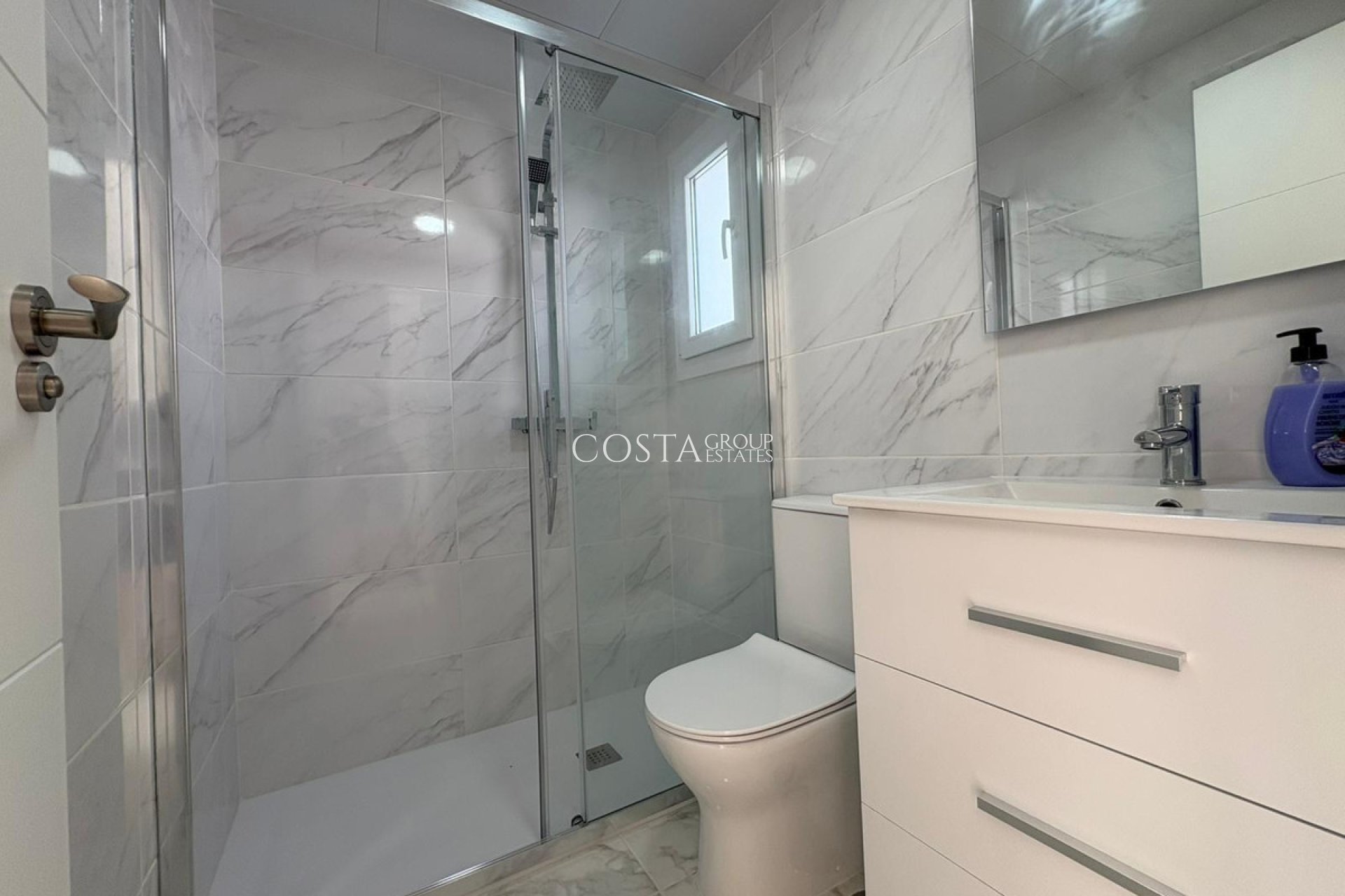 Wiederverkauf - House -
Torrevieja - Torrevieja Centro