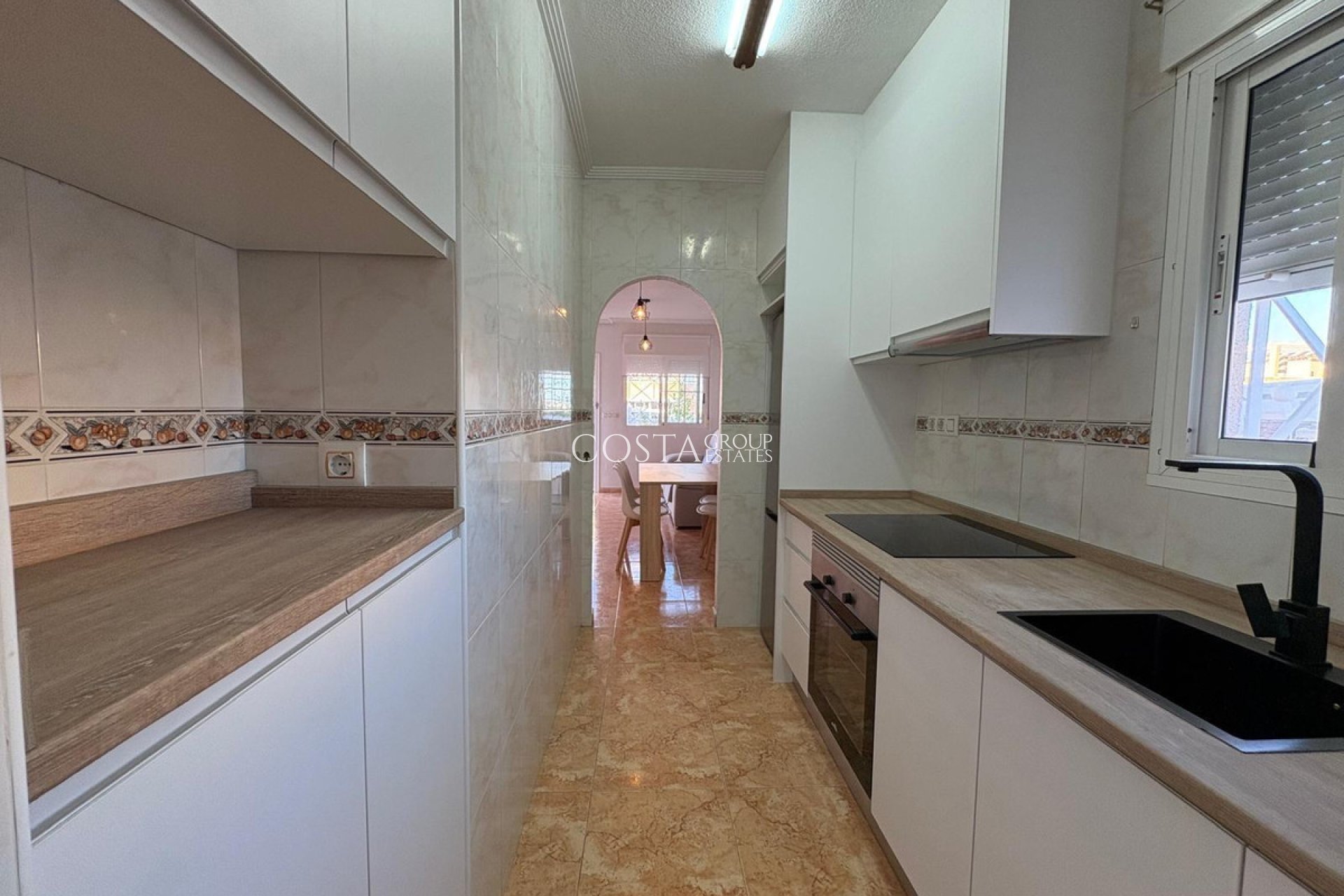 Wiederverkauf - House -
Torrevieja - Torrevieja Centro