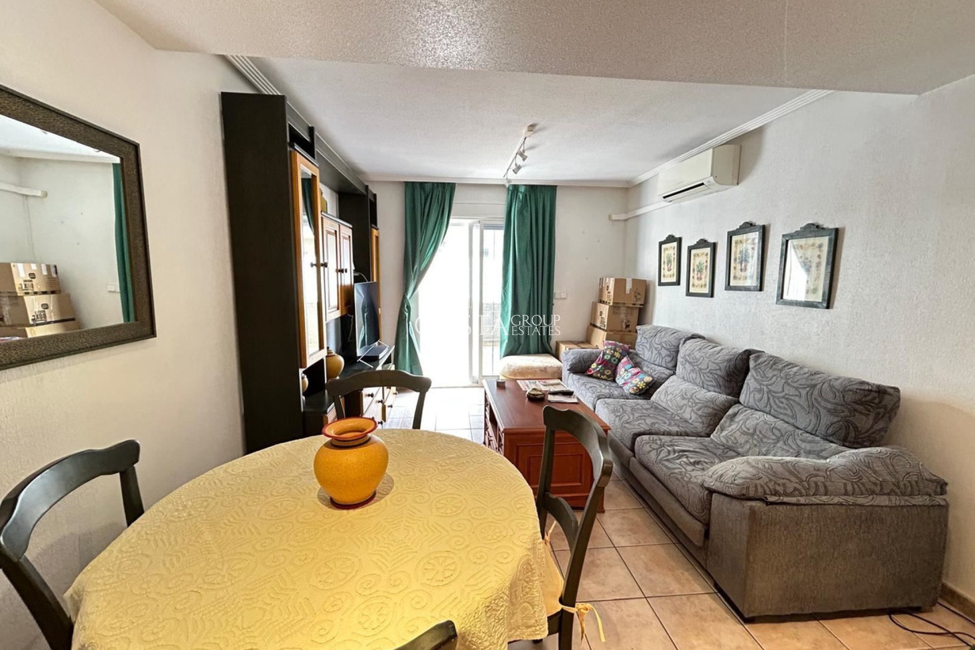 Wiederverkauf - House -
Torrevieja