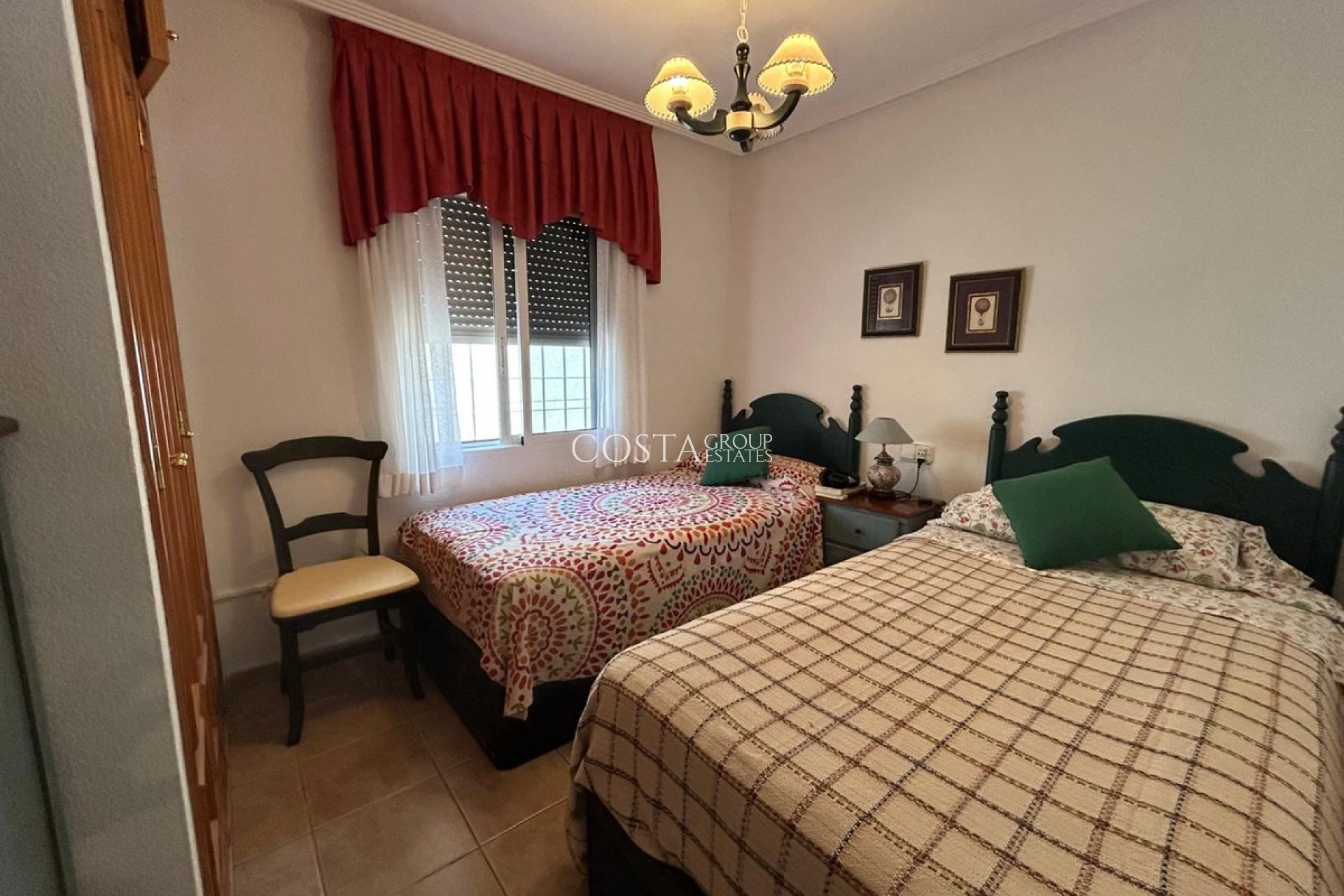 Wiederverkauf - House -
Torrevieja