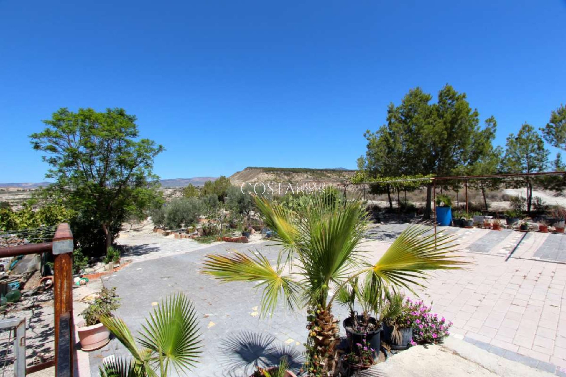 Wiederverkauf - Villa -
Albudeite