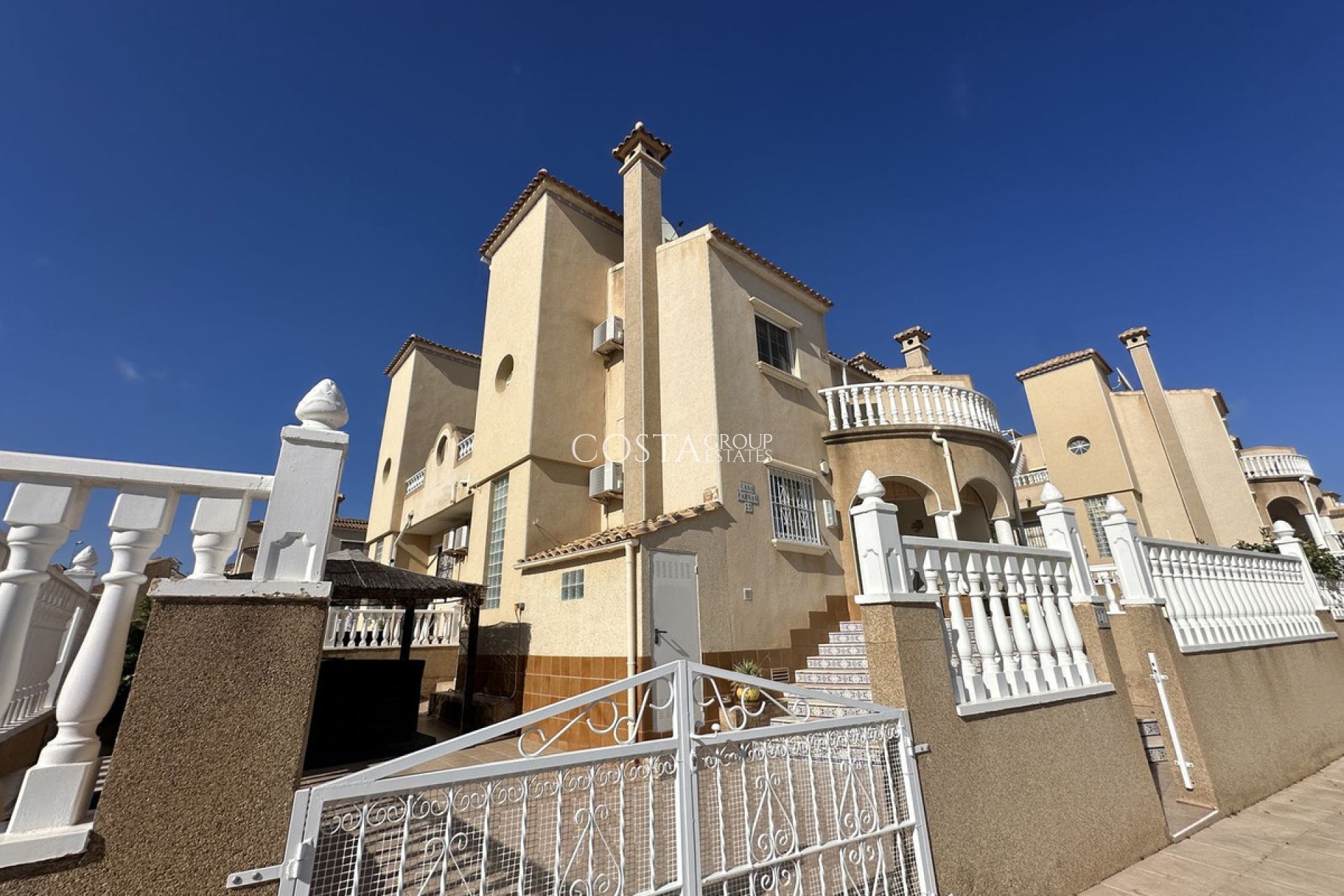 Wiederverkauf - Villa -
Alicante - Alicante Centro