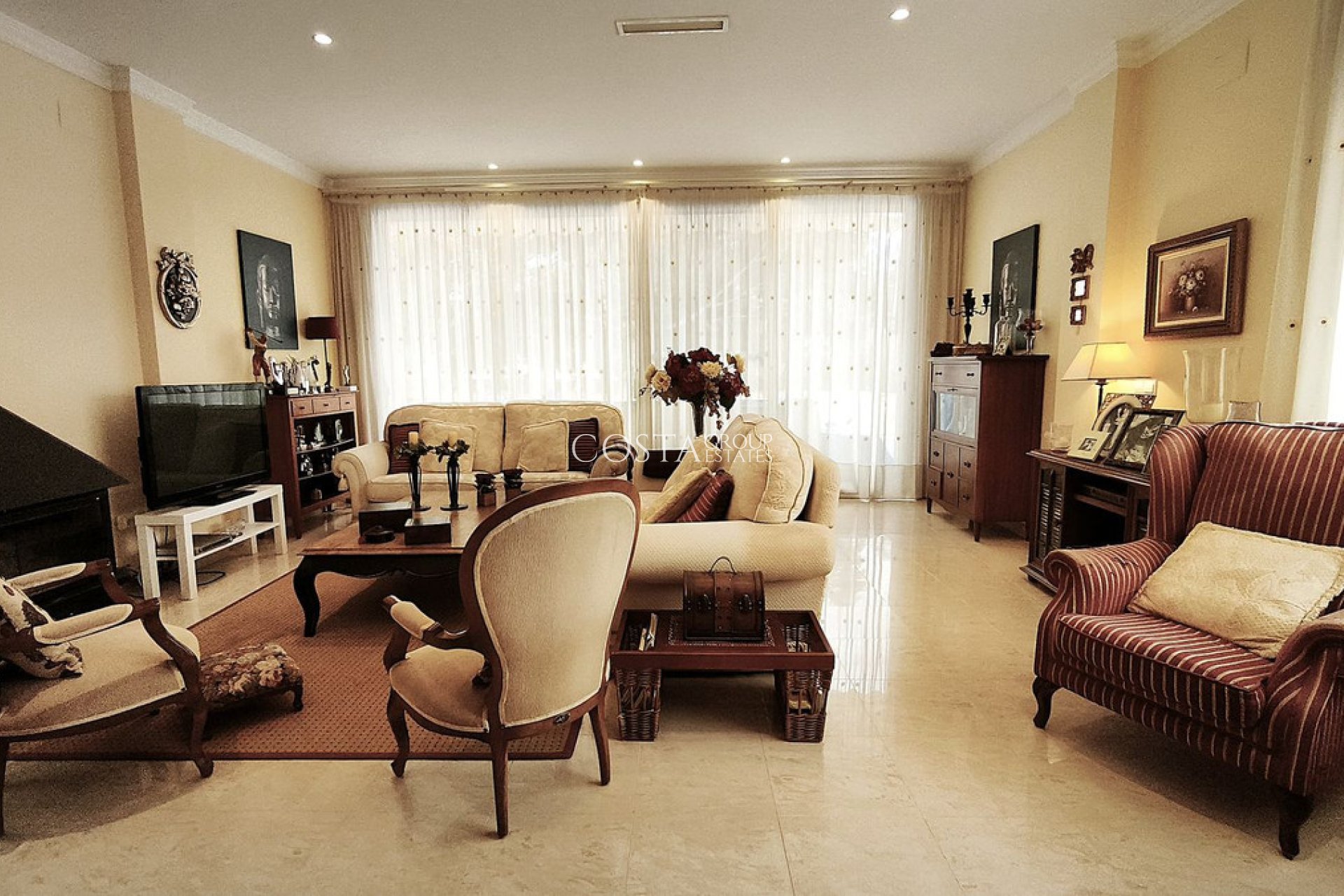 Wiederverkauf - Villa -
Alicante - Alicante Centro