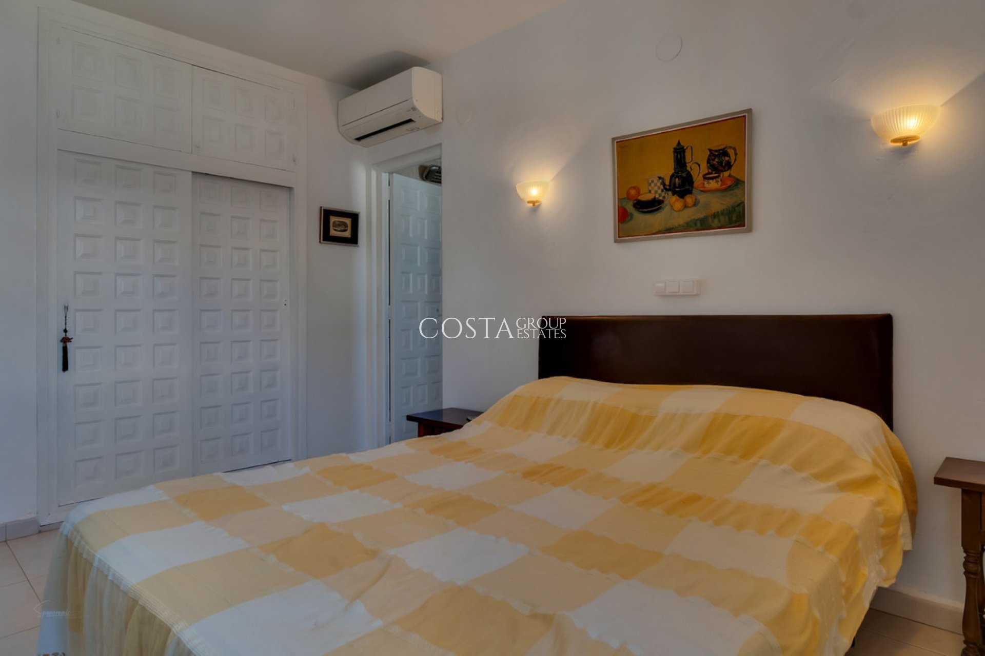 Wiederverkauf - Villa -
Alicante - Alicante Centro