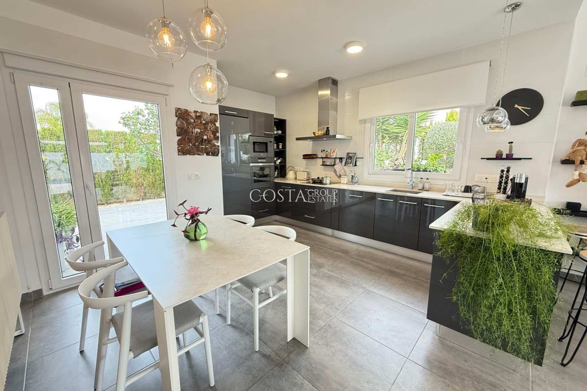 Wiederverkauf - Villa -
Benijofar