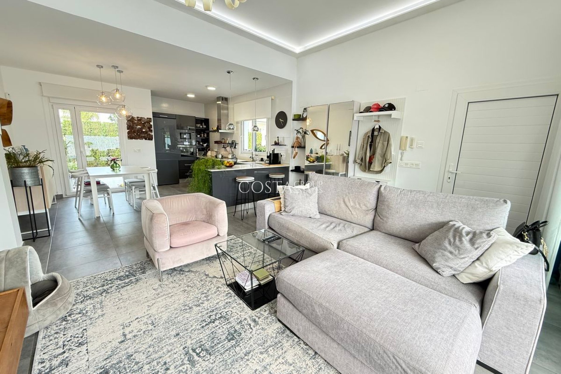 Wiederverkauf - Villa -
Benijofar