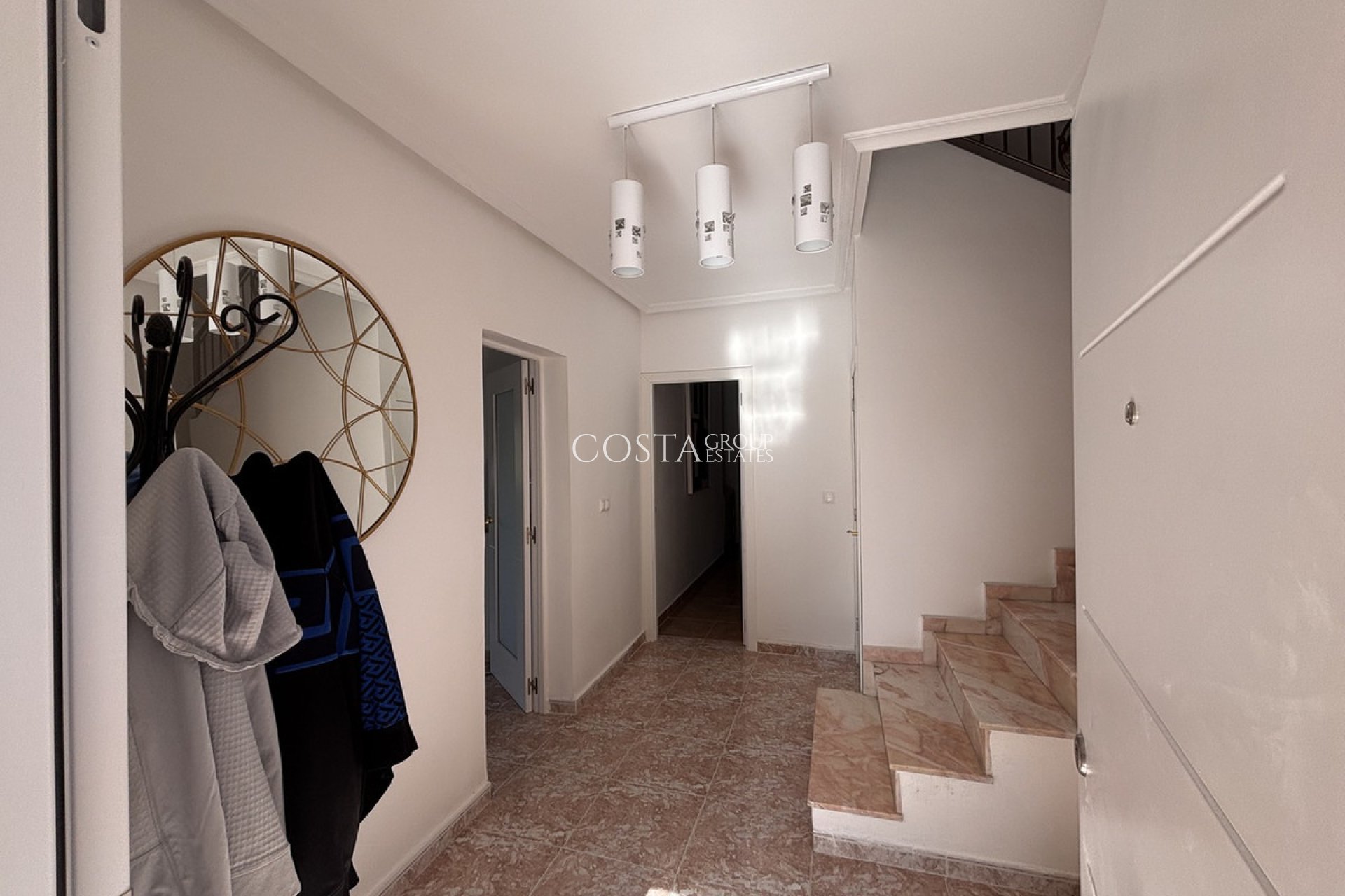 Wiederverkauf - Villa -
Benijofar